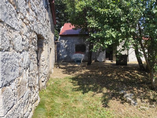 Senj, Veljun Primorski, kuća 42m2 s pomoćnim objektom