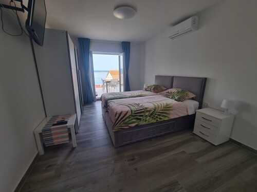 Thumbnail 6212074 - 5