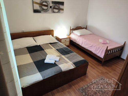 Thumbnail 6212087 - 5