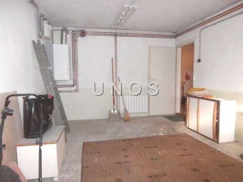 Lašćinska cesta (dvokatnica) 250 m2, cent. et., garaža, vrt, odlična lokacija