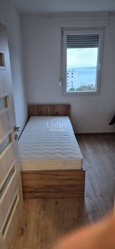 Thumbnail 6213125 - 4