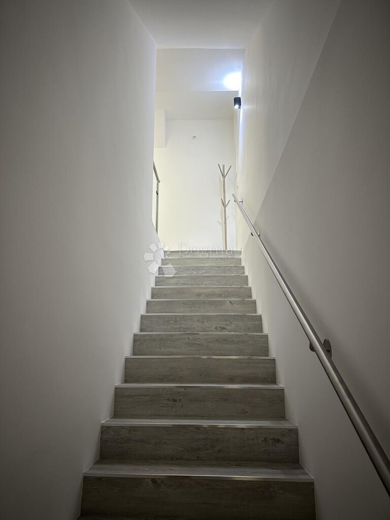 Image 6213162 - 13