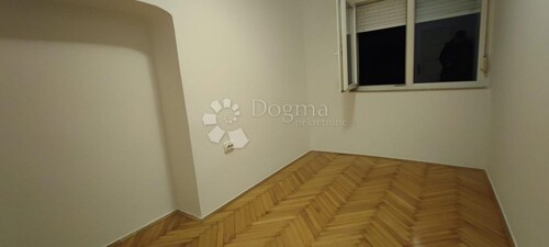 Thumbnail 6213165 - 3