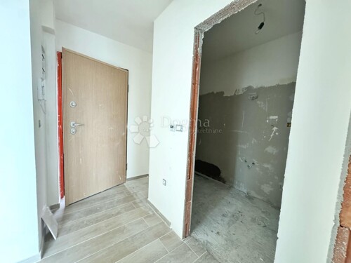 Thumbnail 6213168 - 5
