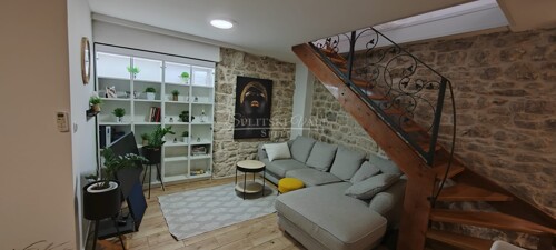 KAŠTEL STARI-RENOVIRANA KAMENA KUĆA (stan+apartman)