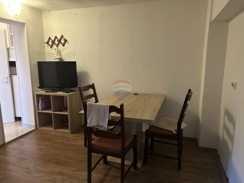 Bakar, Hreljin, dvojna kuća s 2 stana i okućnicom