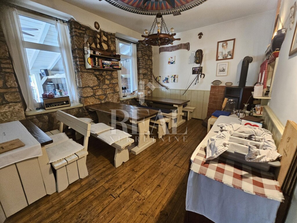 Image 6213716 - 9