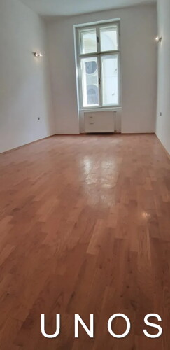 Centar, Varšavska (3s) 86 m2, visoko prizemlje, uređen, prazan