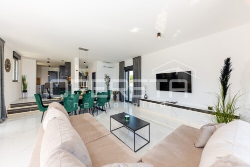 Thumbnail 6213899 - 4