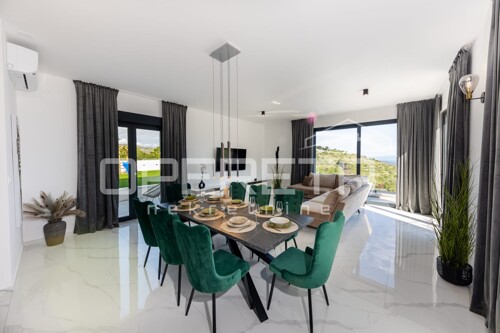 Thumbnail 6213899 - 3