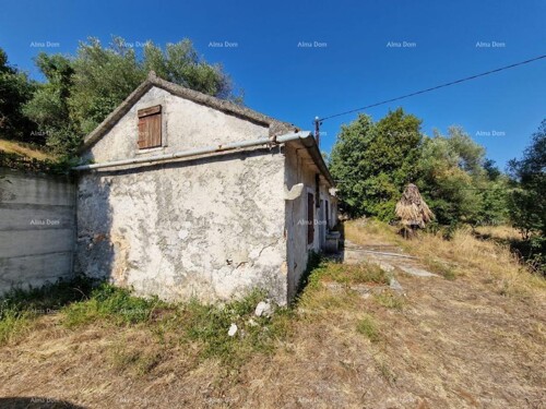 Kuća Prodaje se građevinsko zemljište sa ruševnom kućicom Labin, s pogle...
