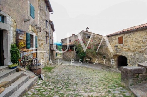 Hum, Istra, povijesna kamena kuća na prodaju, investicijska