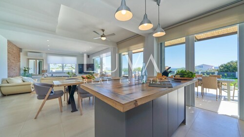 Kaštel Novi, Split, luksuzna kuća s bazenom na prodaju