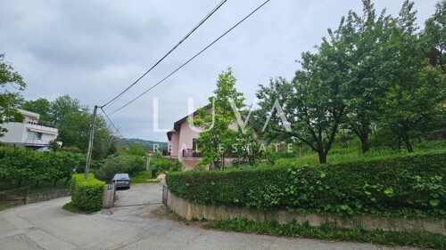 Bijenik, kuća za adaptaciju-projekt više stanova na prodaju