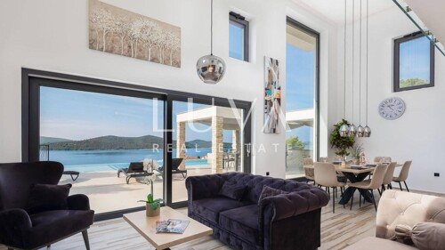 Thumbnail 6214082 - 4