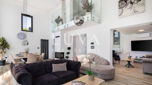 Thumbnail 6214082 - 10