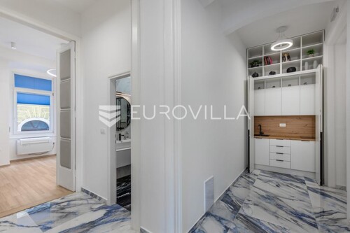 Rijeka, Centar, luksuzno uređen poslovni prostor NKP 87 m2