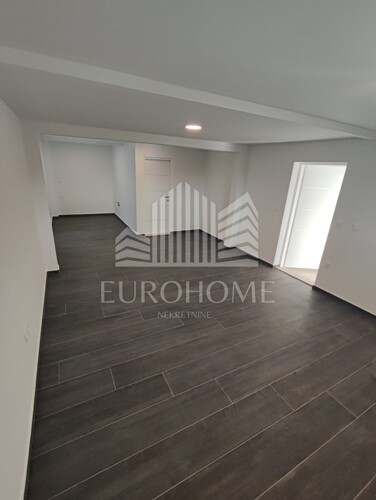 Galovac,moderna kuća 260m2 s bazenom i dvorištem 1186m2