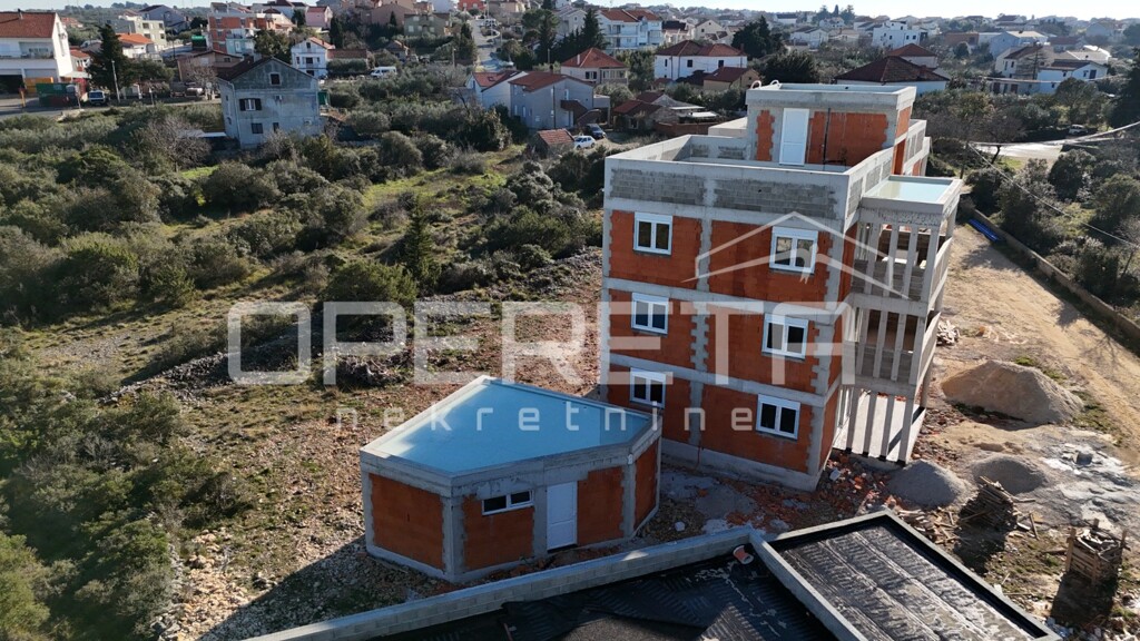 Image 6214595 - 3