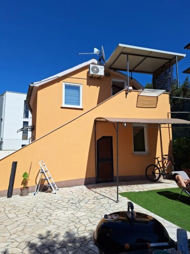 Kuća sa tri apartmana 200 m od mora, Pješčana uvala, Istra