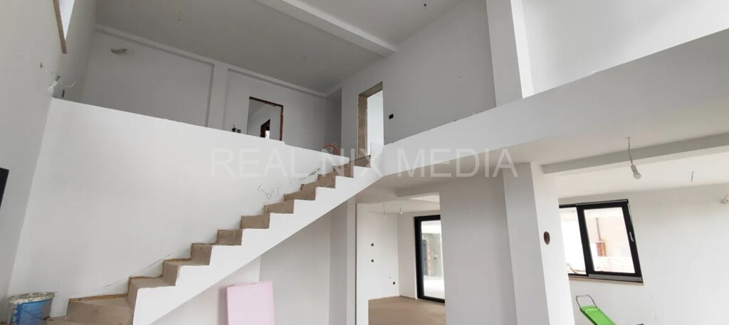 Image 6214729 - 5