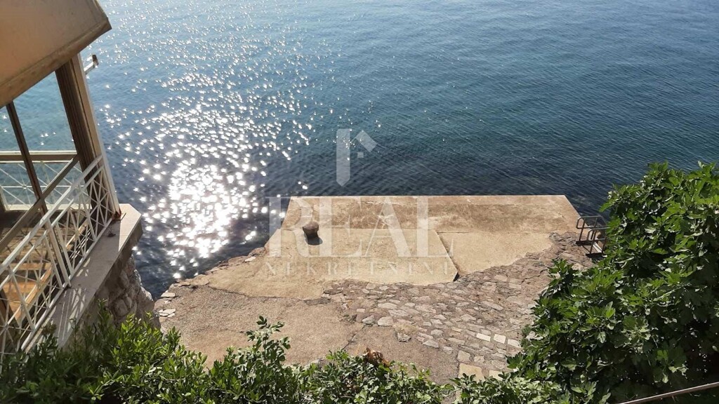 Image 6215144 - 8