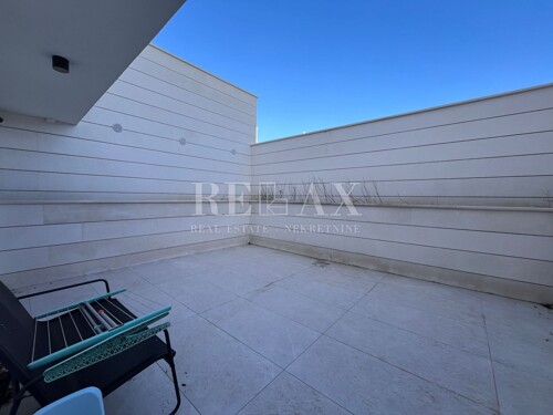Thumbnail 6215205 - 9
