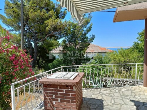 STARIGRAD, TRIBANJ - Kuća s tri apartmana, 200m od mora
