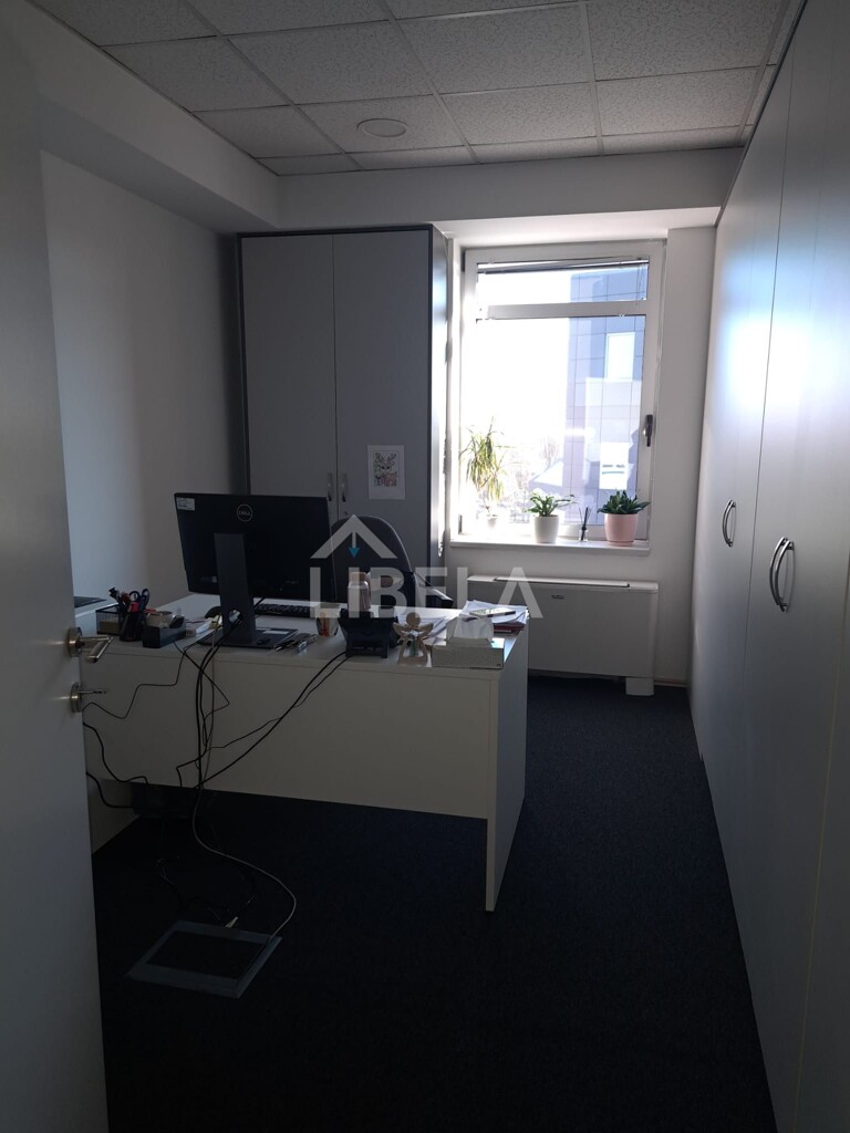 Image 6215278 - 8