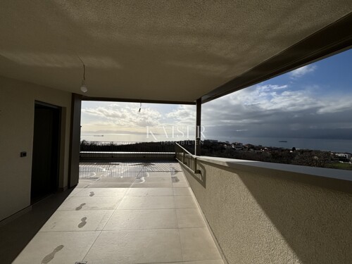 Rijeka, Kostrena - moderna kuća s bazenom, 196 m2
