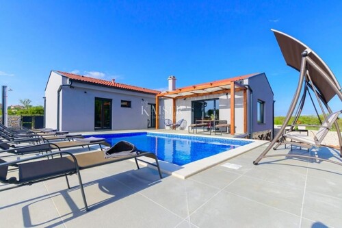 Istra, Barban - kuća s bazenom okružena prirodom, 156 m2