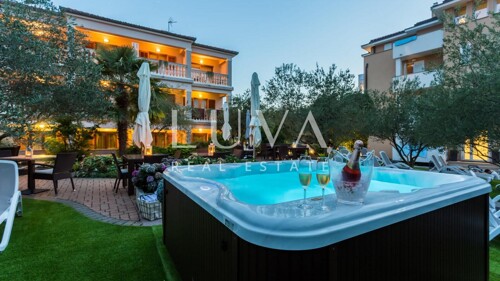 Krk, Malinska, kuća, mini hotel, prvi red do mora na prodaju