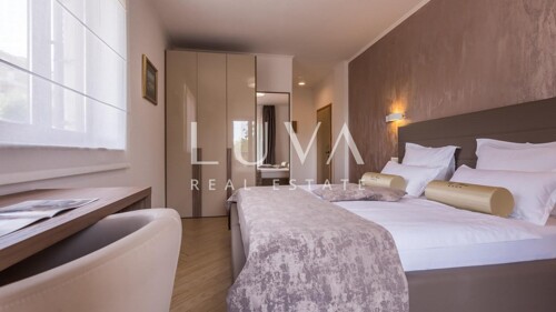 Krk, Malinska, kuća, mini hotel, prvi red do mora na prodaju