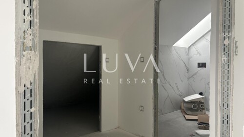 Thumbnail 6217066 - 10