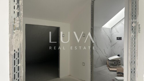 Thumbnail 6217102 - 10