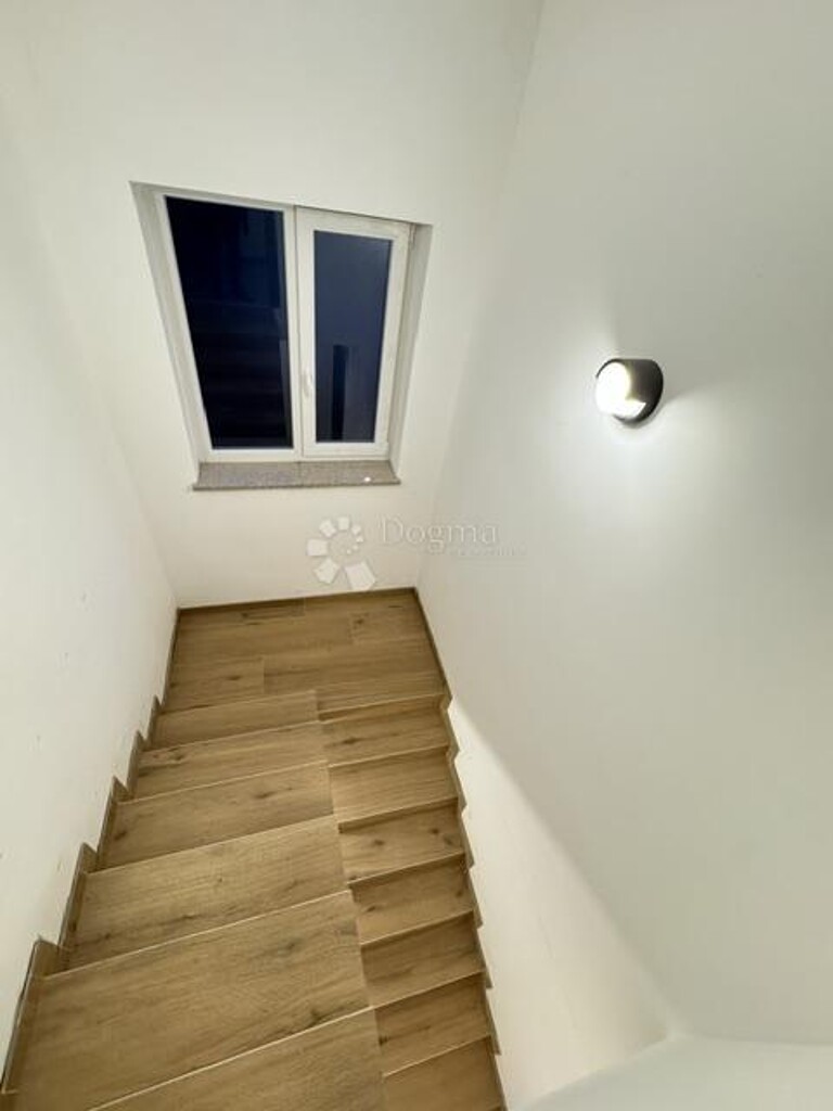 Image 6217388 - 1