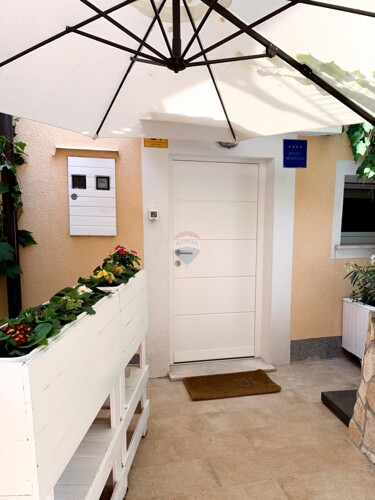 Baška-kamena kuća 80m2, terasa