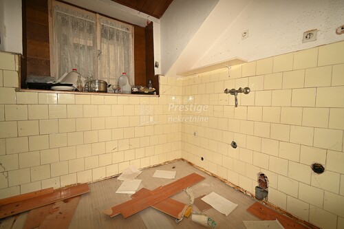 Thumbnail 6218044 - 12