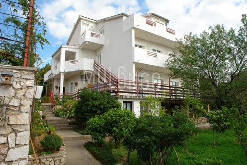 JADRANOVO, samostojeća kuća sa 7 apartmana!