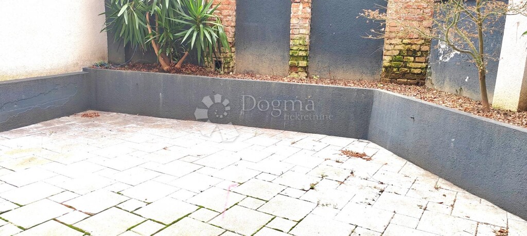 Image 6218667 - 7