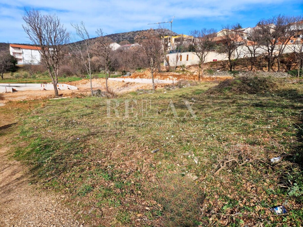 Image 6218777 - 12