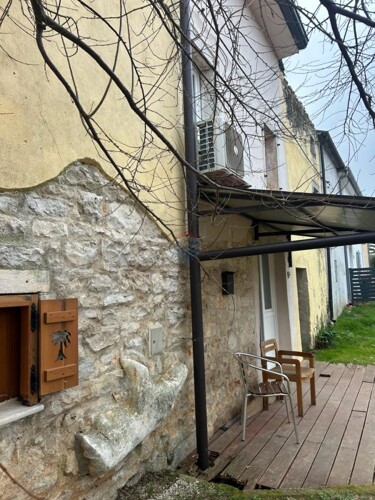 Tar, kuća sa četiri apartmana