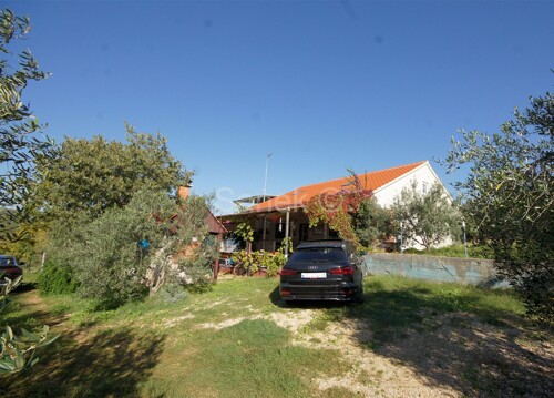Thumbnail 6219311 - 3