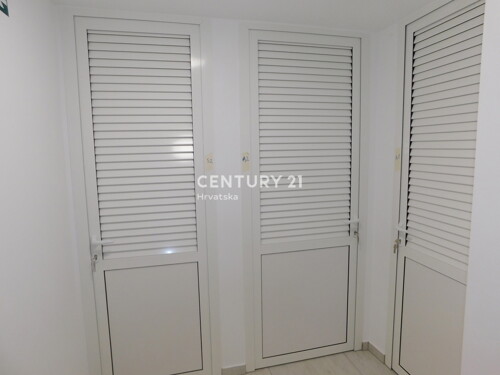 Thumbnail 6219336 - 4