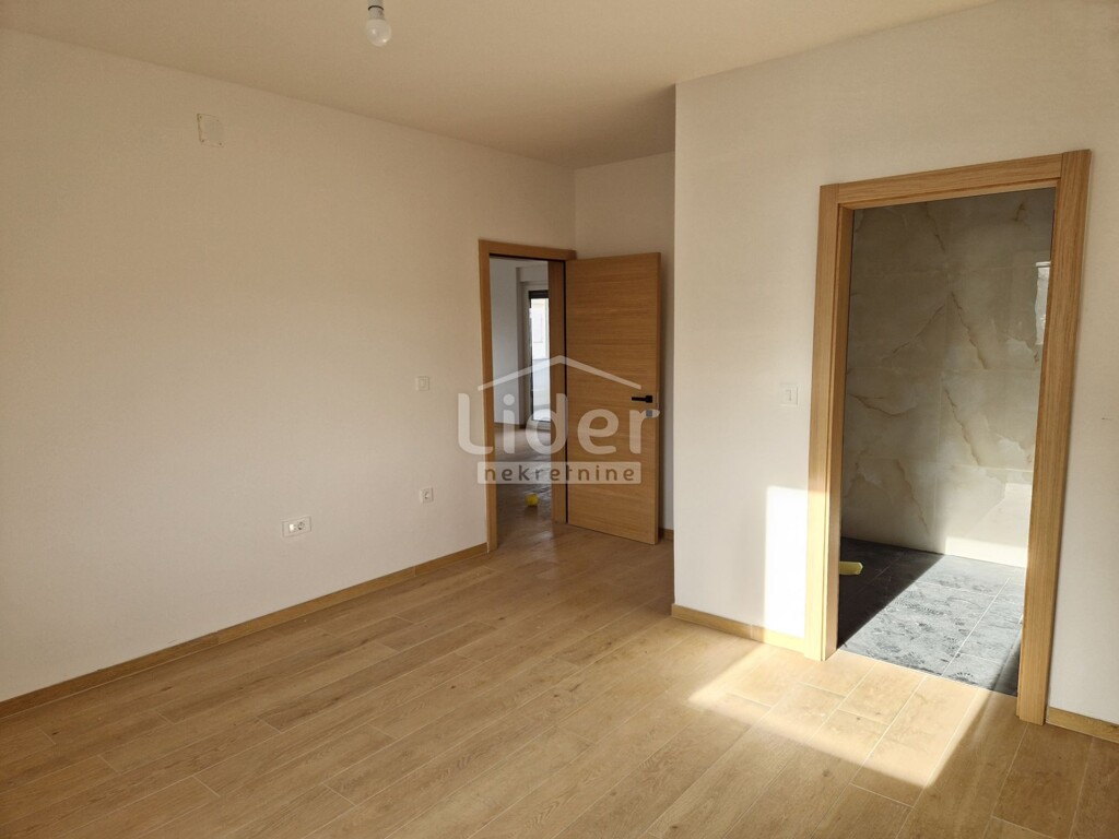 Image 6219744 - 7