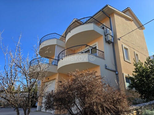 Apartmanska kuća, 255 m2