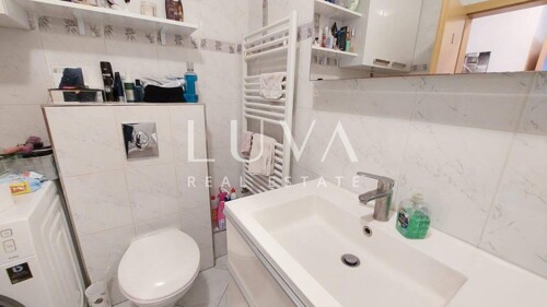 Thumbnail 6219963 - 11