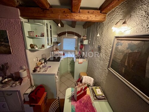 Thumbnail 6220051 - 5