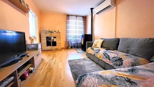 Thumbnail 6220078 - 2