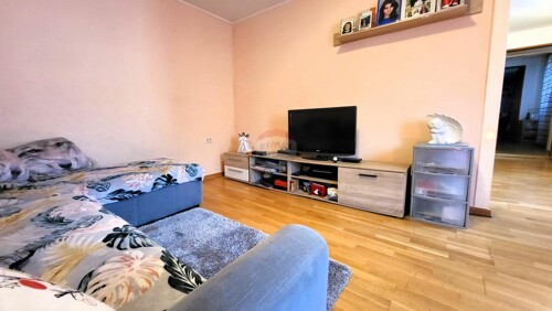 Thumbnail 6220078 - 1